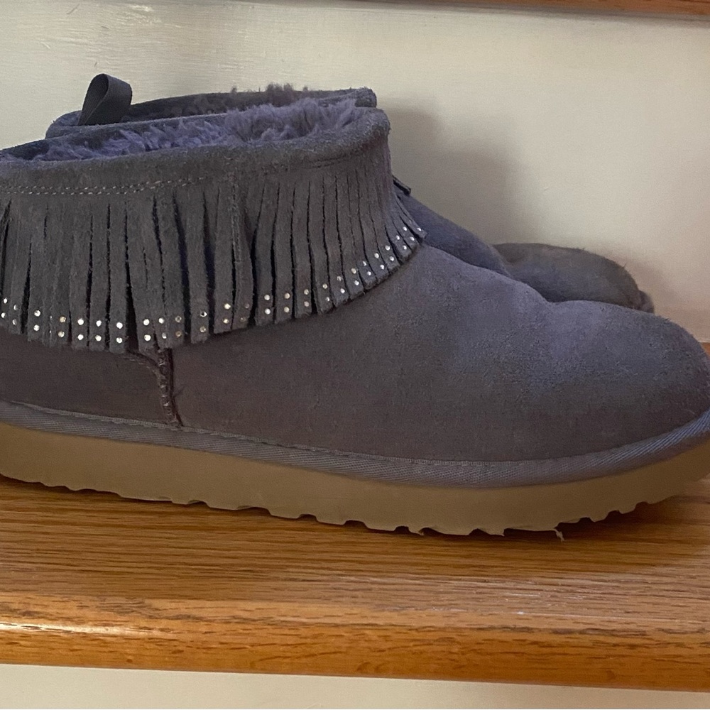 Uggs boots womens size 9